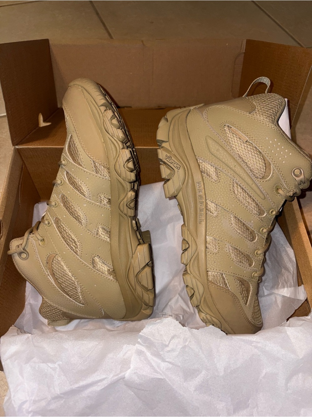 Merrell Men's Boots in Desert Tan